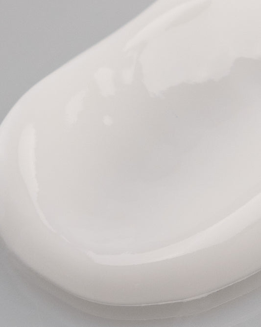 DF18+ Skingenius Eye contour, the firming and soothing eye cream shown in its texture.