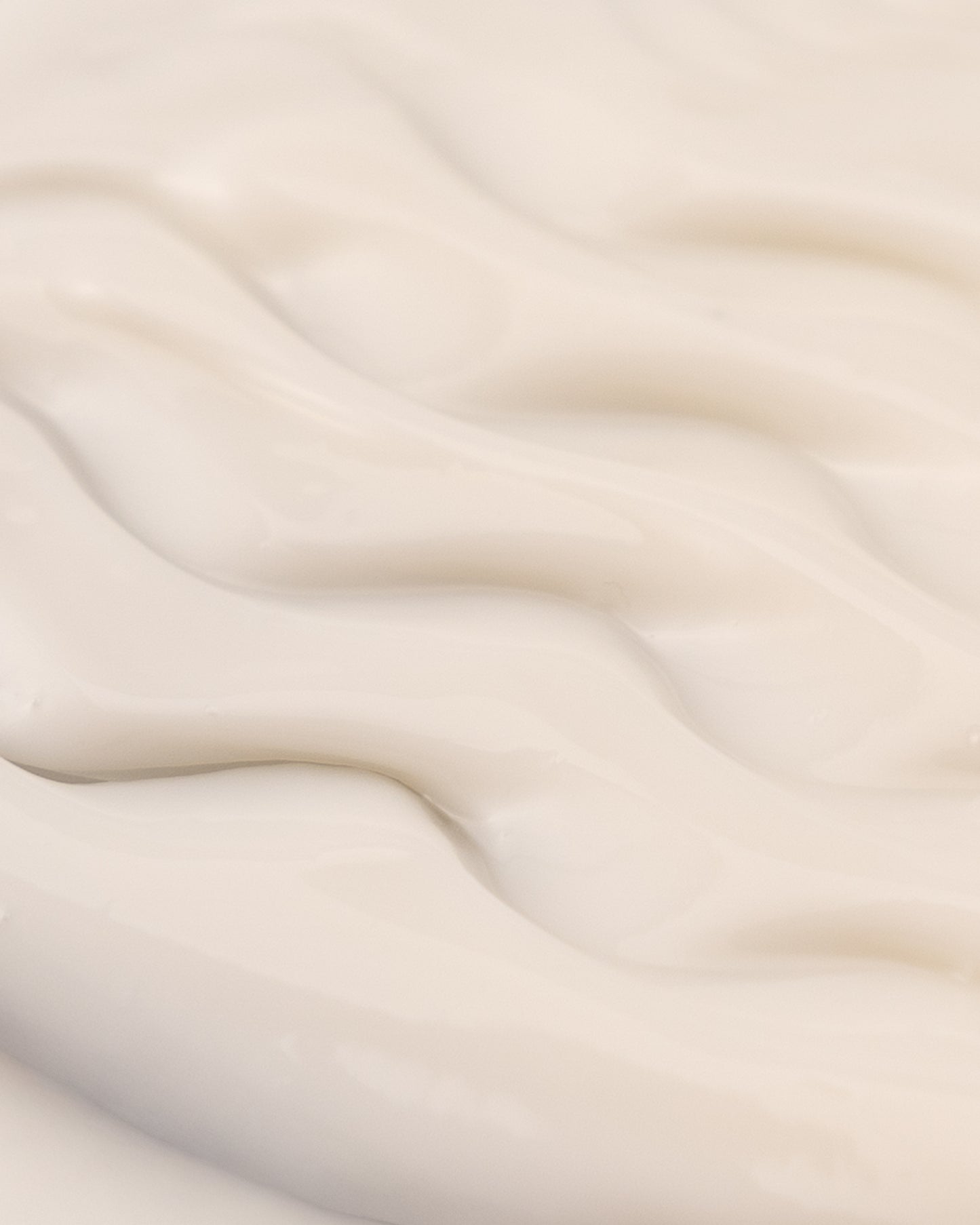 Texture of DF18+ Skingenius² Vitamin + Repairing cream.