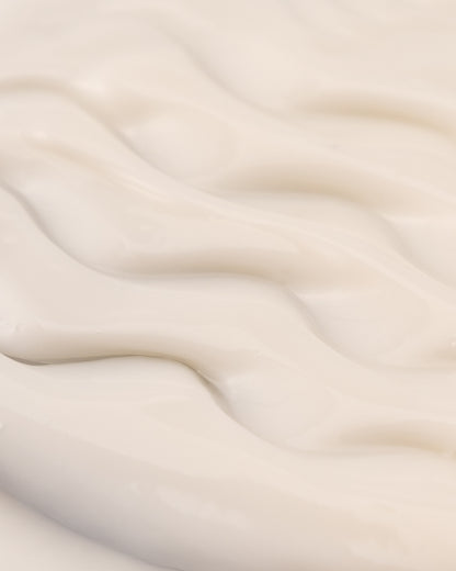 Texture of DF18+ Skingenius² Vitamin + Repairing cream.